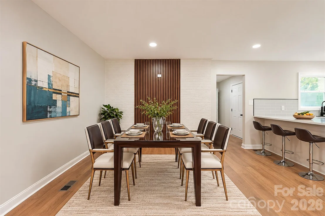 Photo of 1902 19th Avenue NE