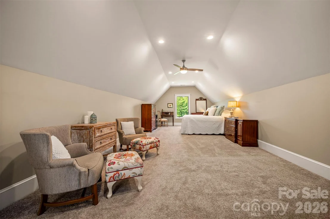 Photo of 398 Mapleton Lane