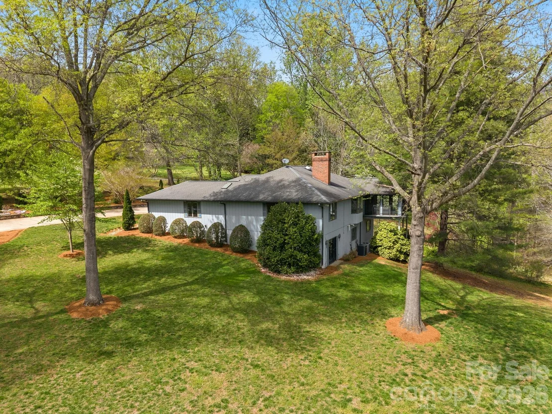 Photo of 140 Meadowlark Drive