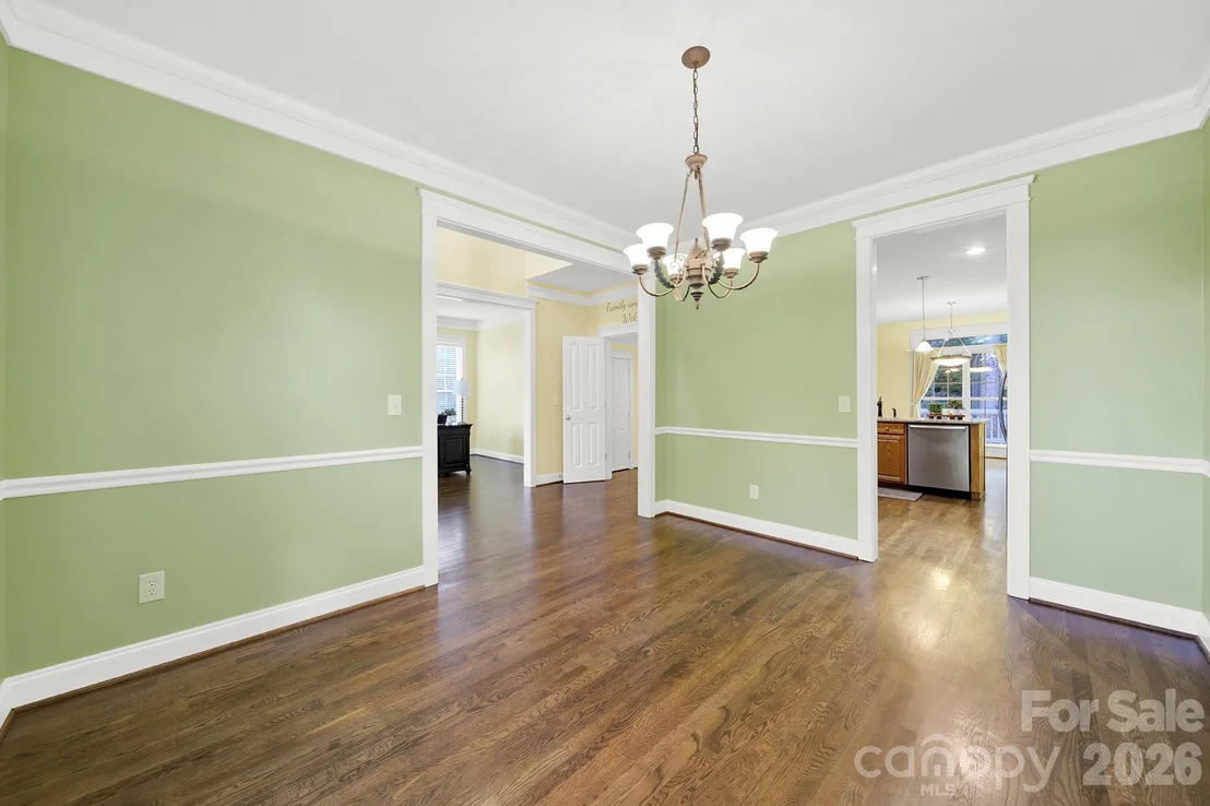 Photo of 1512 Calvin Hal Road