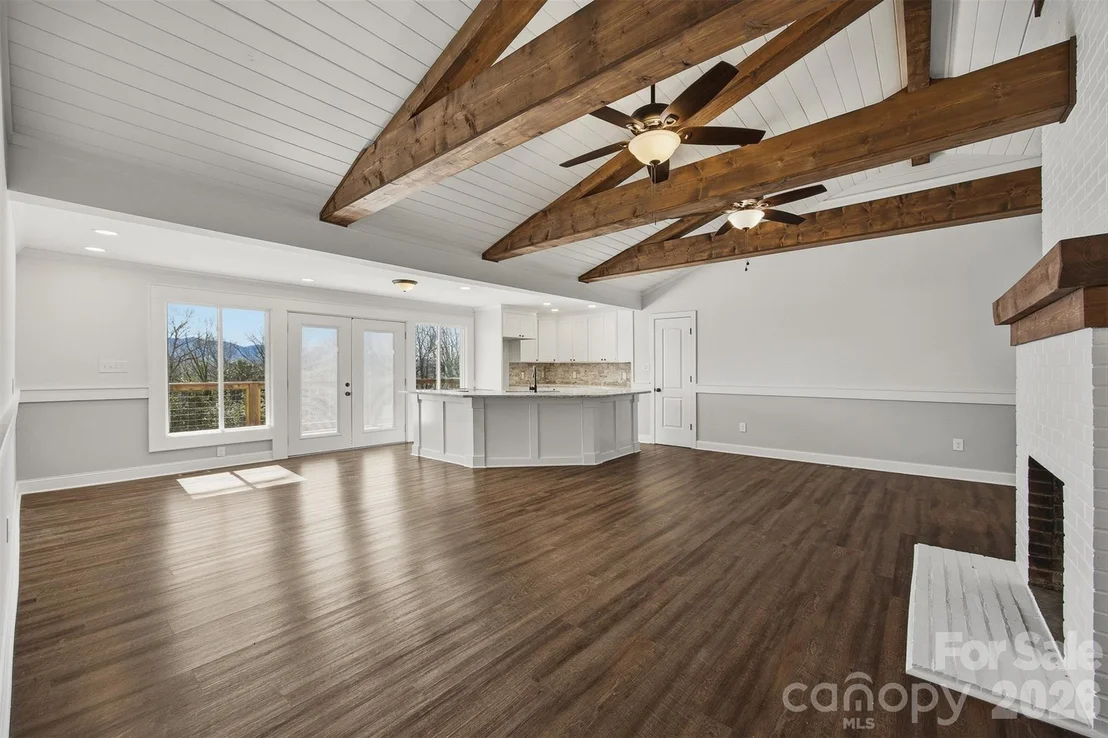 Photo of 223 W Park Drive