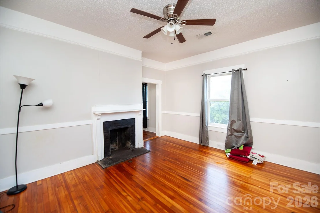 Photo of 128 Fleming Avenue