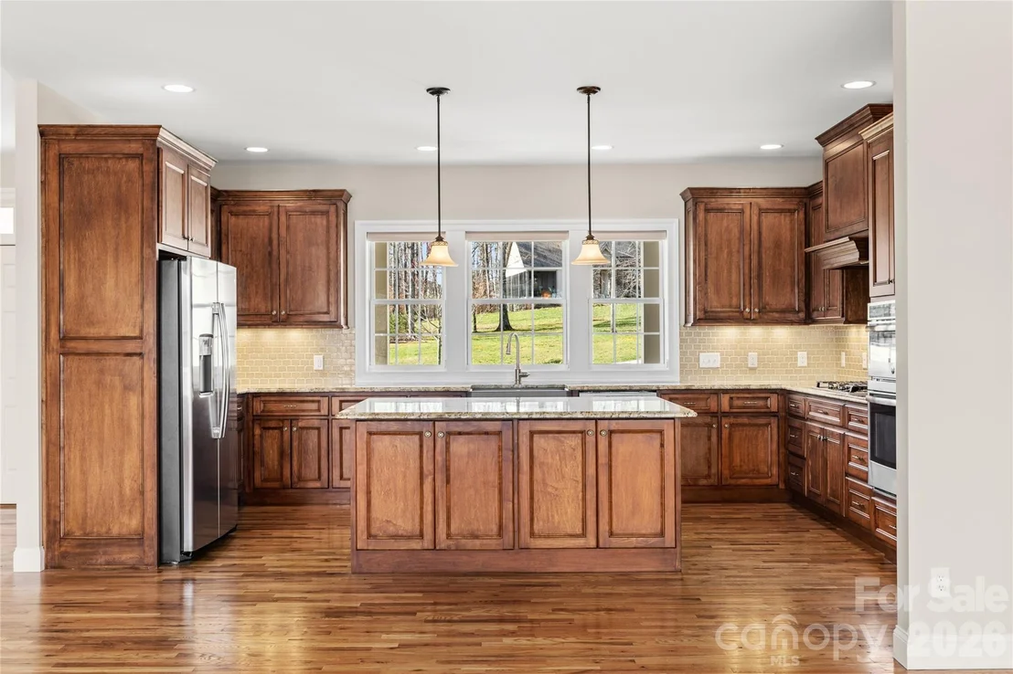 Photo of 490 Mapleton Lane