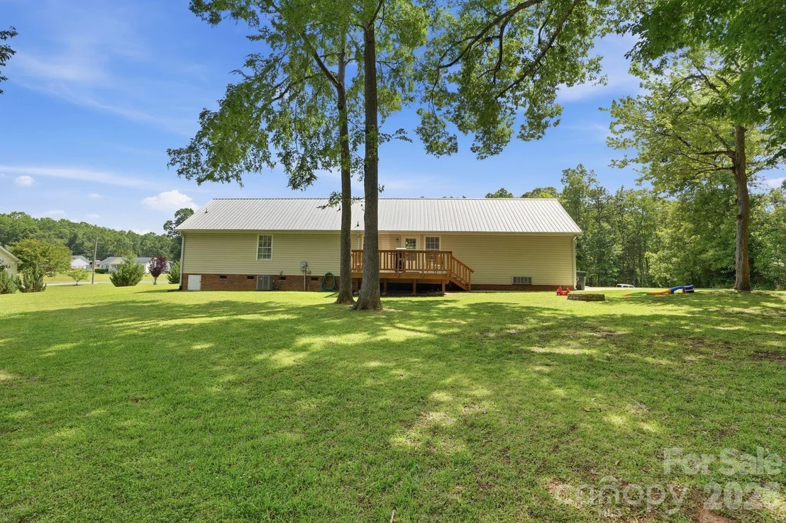 Photo of 142 Sam Bailes Boulevard