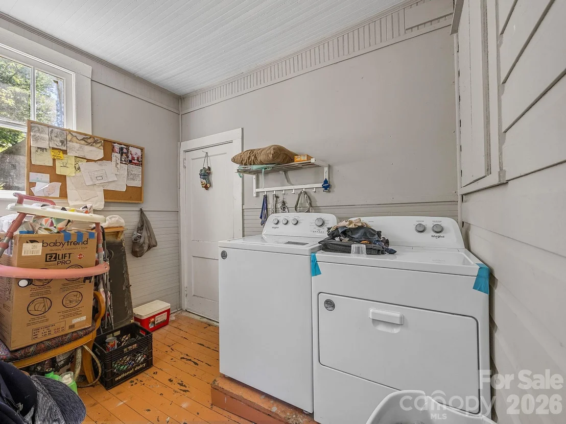 Photo of 110 Grady Avenue