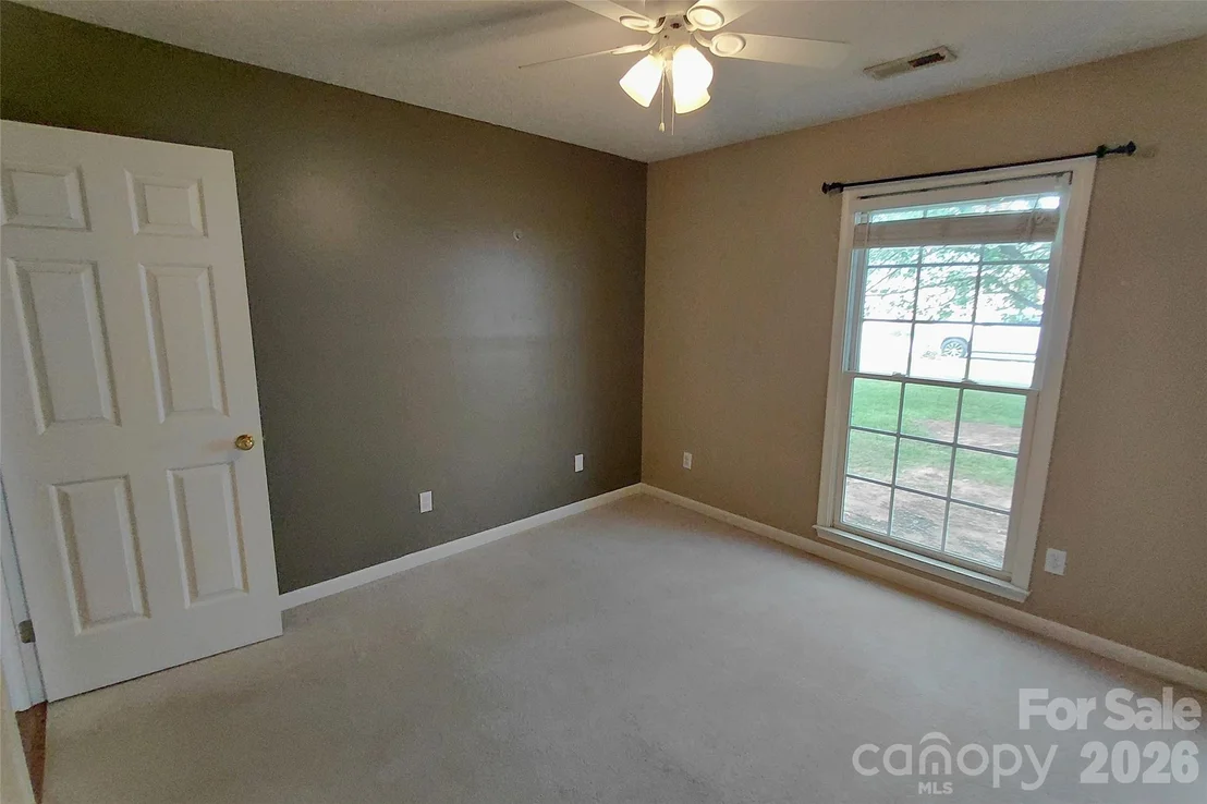 Photo of 1016 Thorncrest Drive