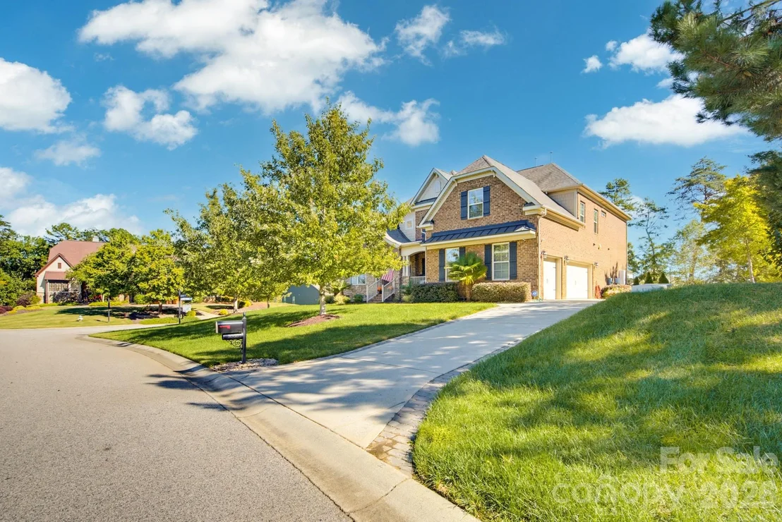 Photo of 3060 Feathers Drive