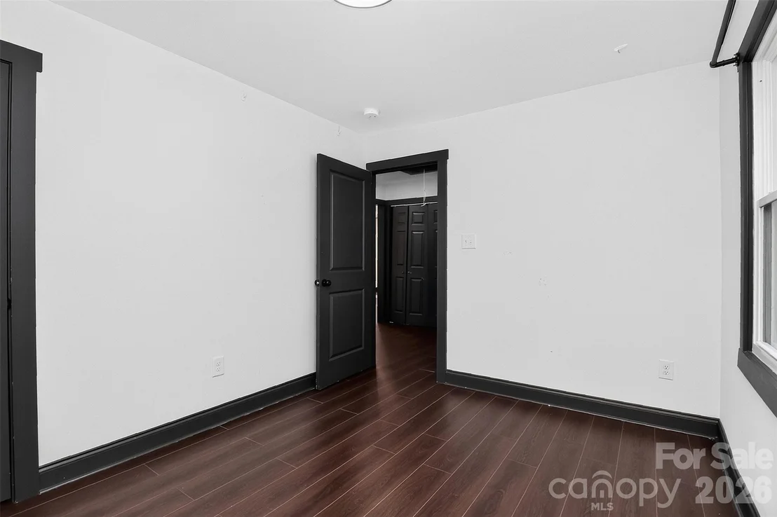 Photo of 2736 Royston Road