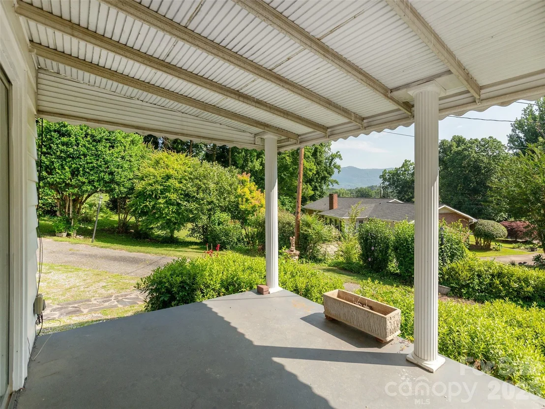 Photo of 34 Lockhart Road