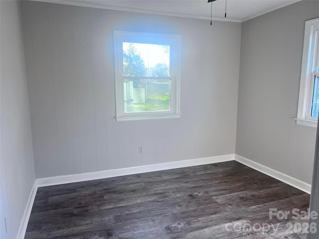 Photo of 400 Chatham Avenue