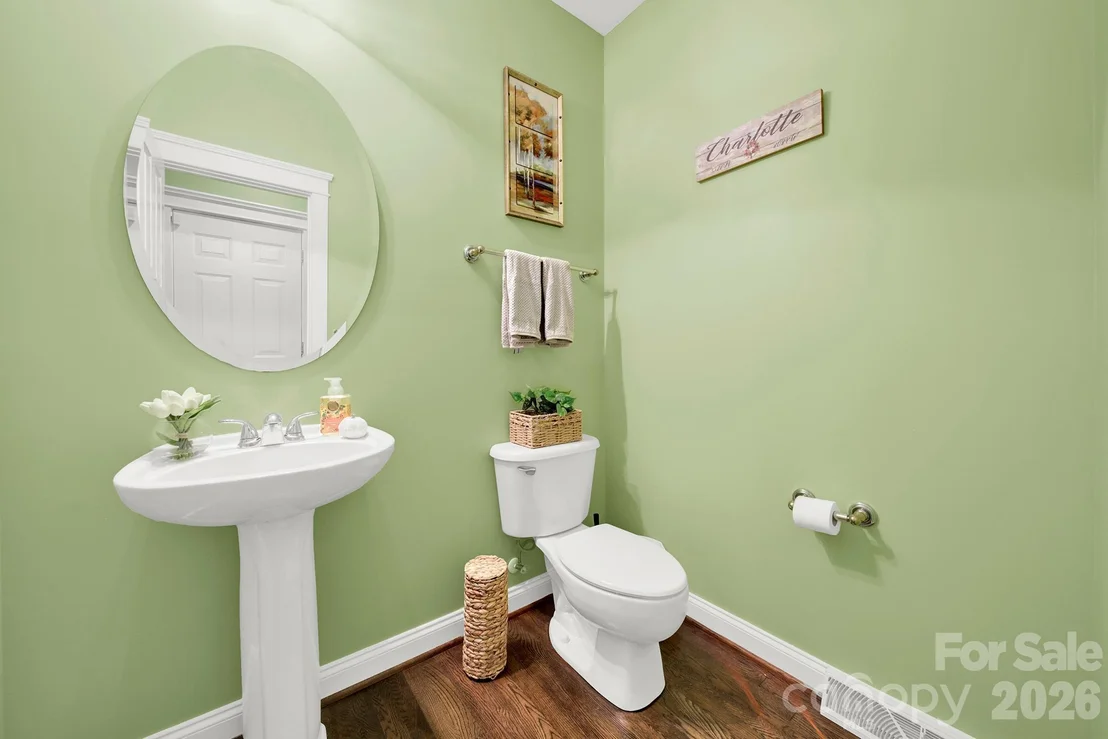 Photo of 1512 Calvin Hal Road