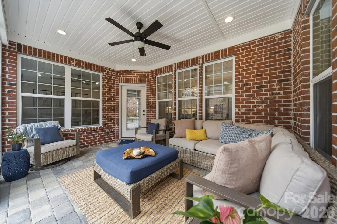 Photo of 531 Buckview Lane