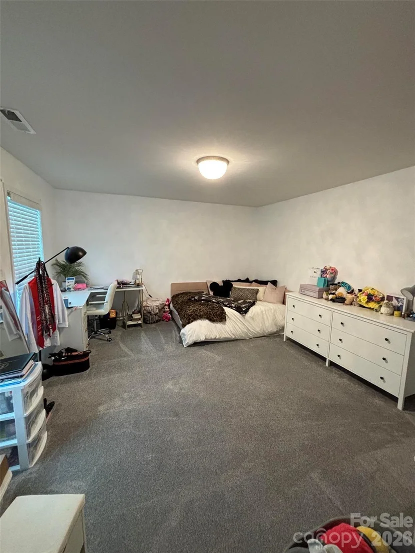 Photo of 5057 Devonshire Road
