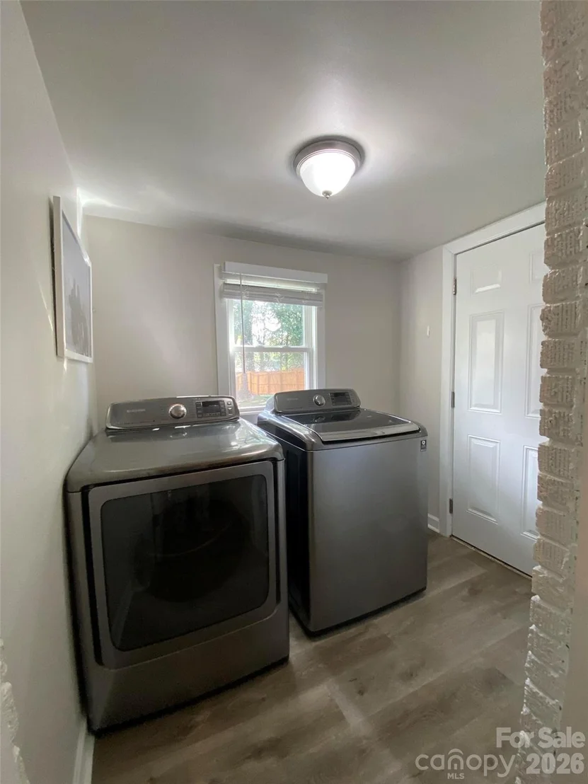 Photo of 2906 Rush Avenue