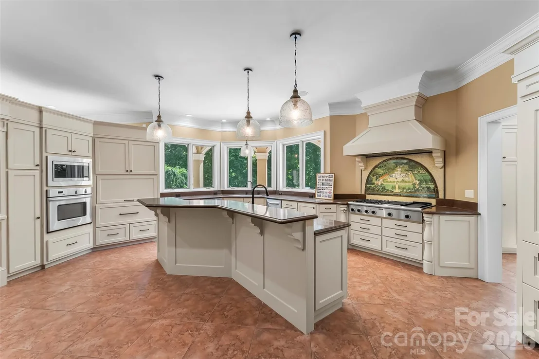 Photo of 1090 Pearidge Road