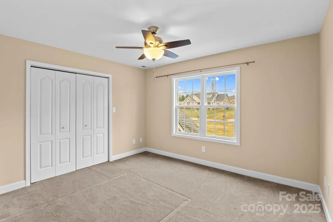 Photo of 415 Autumnlight Drive