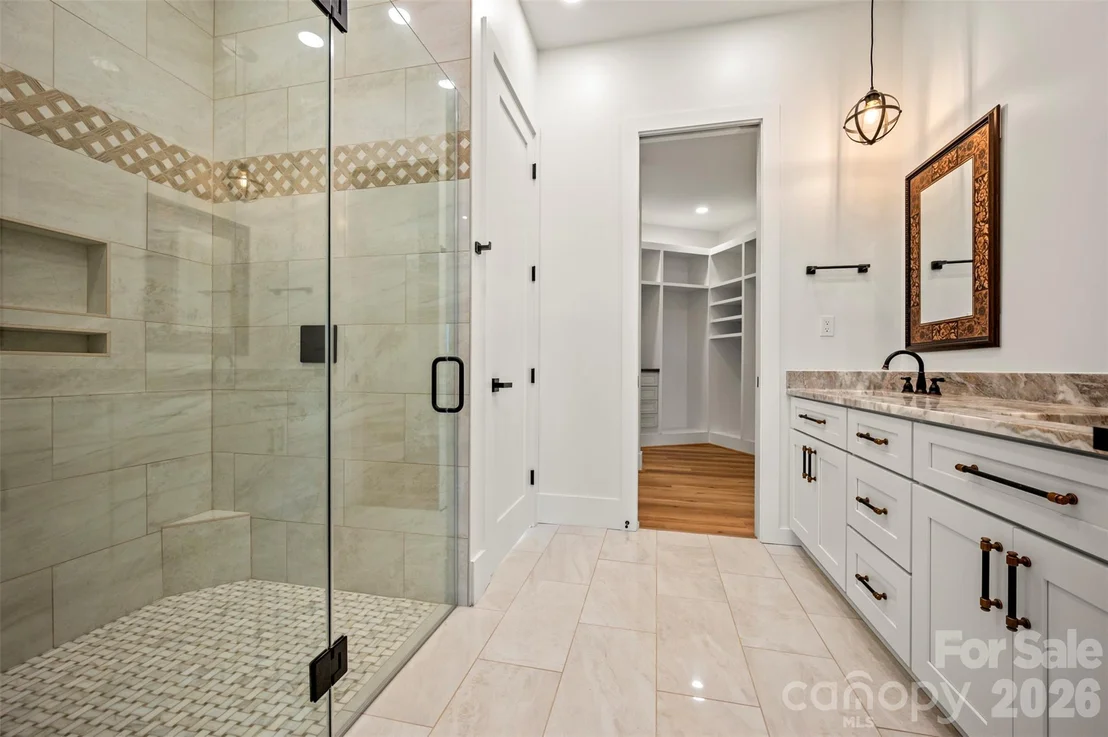 Photo of 438 Mapleton Lane
