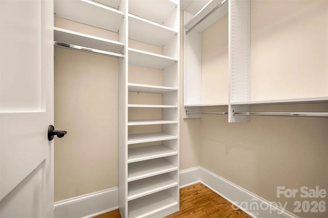 Photo of 978 Mapleton Lane