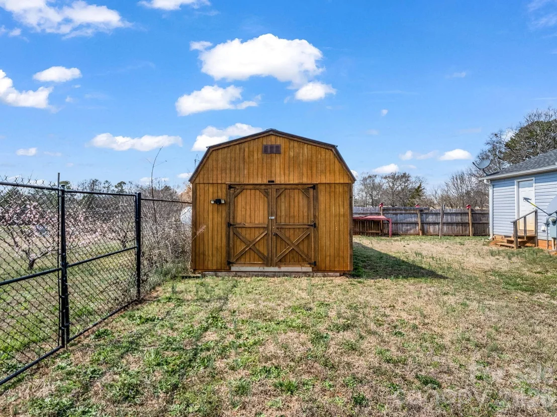 Photo of 655 W Oconee Street