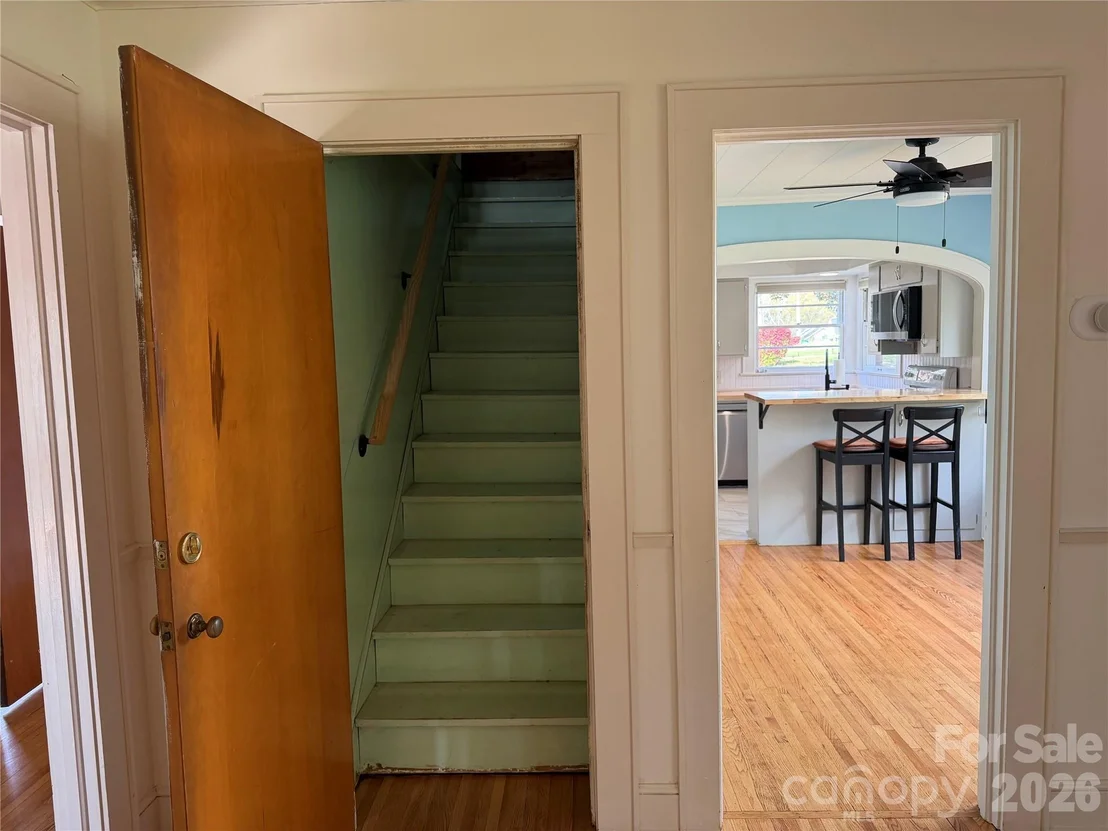 Photo of 1631 Maple Avenue