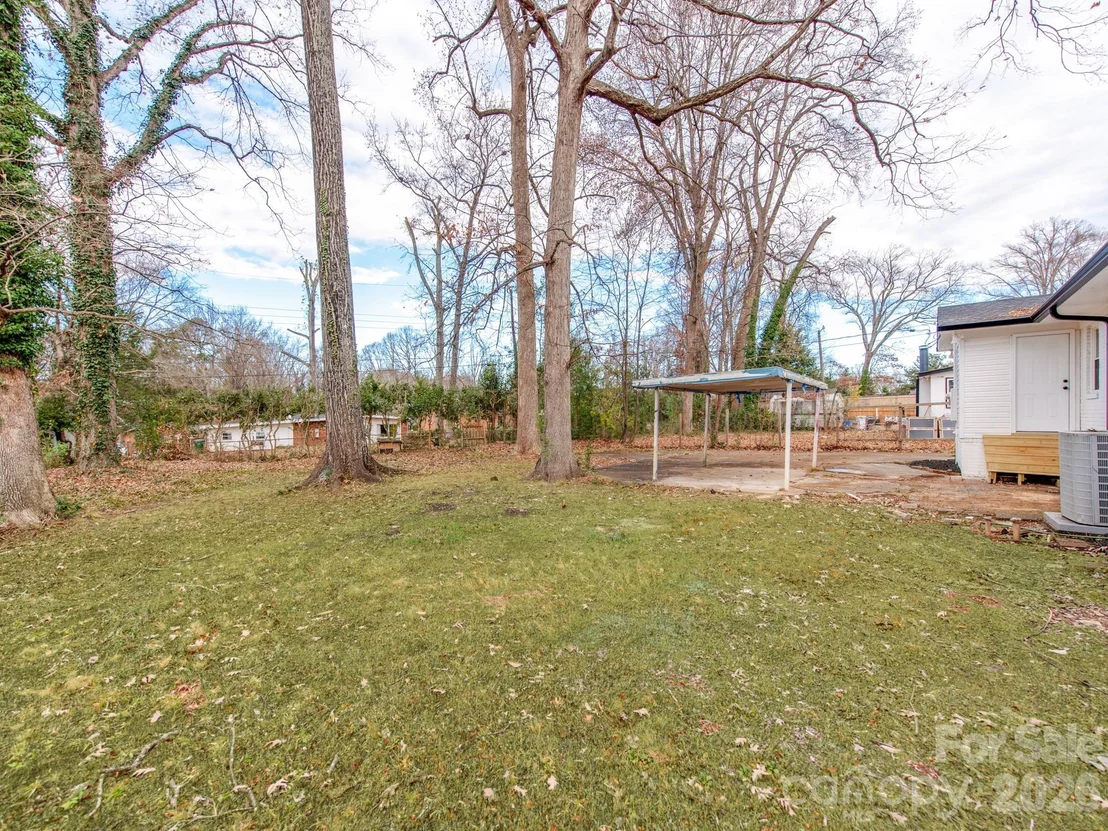 Photo of 2025 Birchcrest Drive