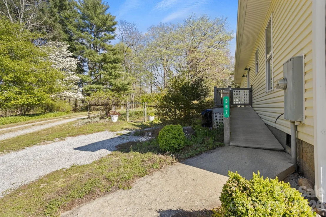 Photo of 367 Crescent Street