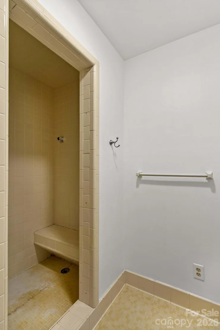 Photo of 875 Bonanza Drive