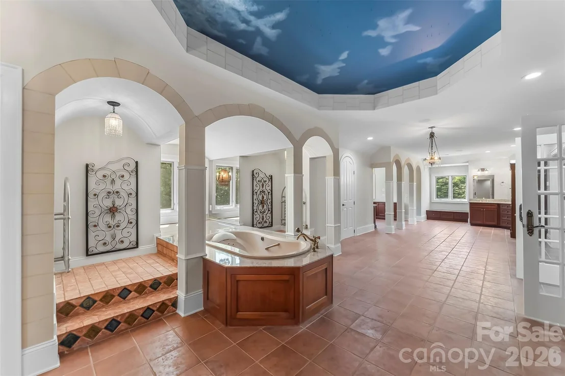 Photo of 1090 Pearidge Road