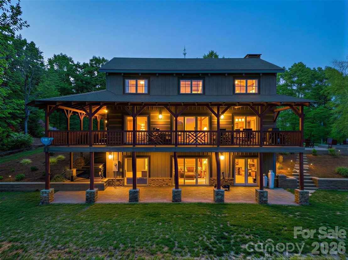 Photo of 723 N Highland Road