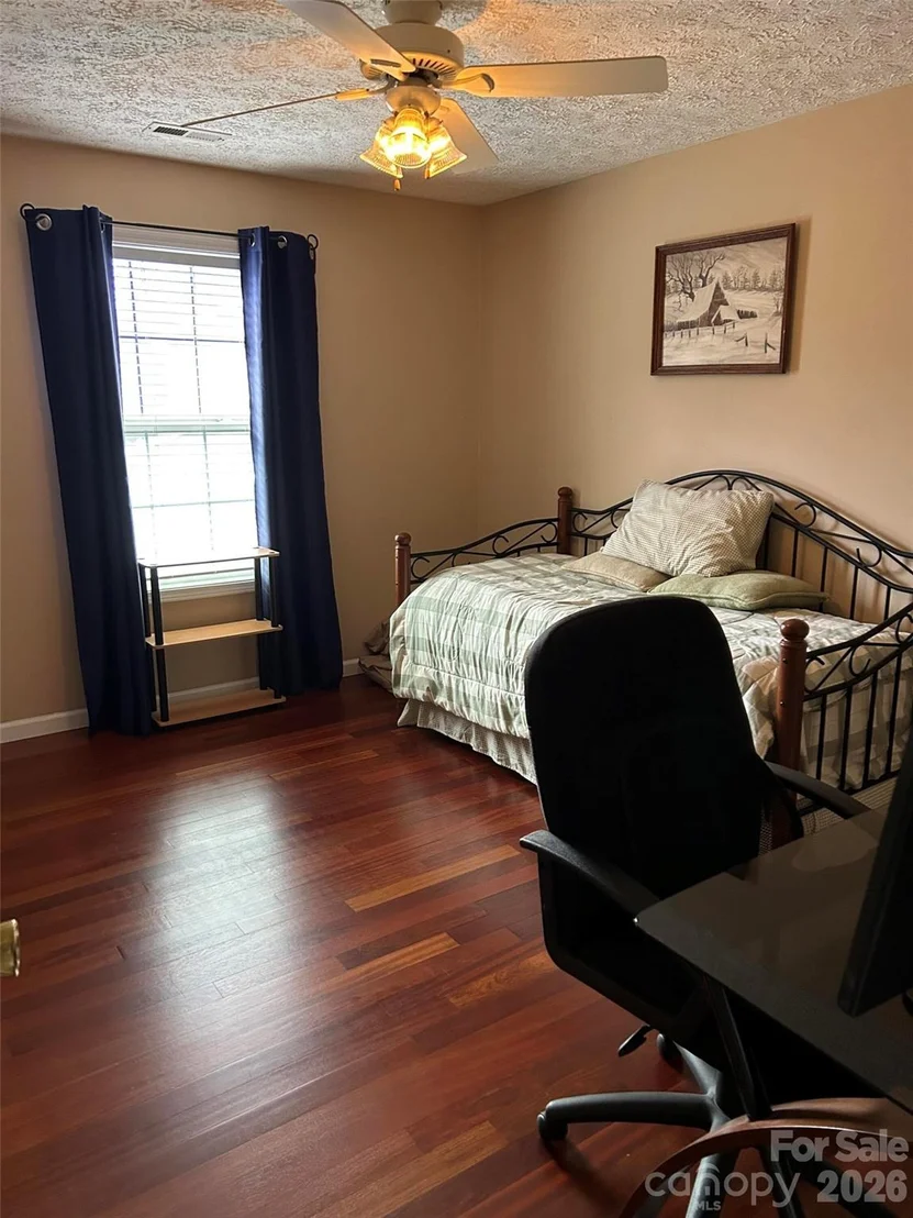 Photo of 323 Swamp Fox Drive