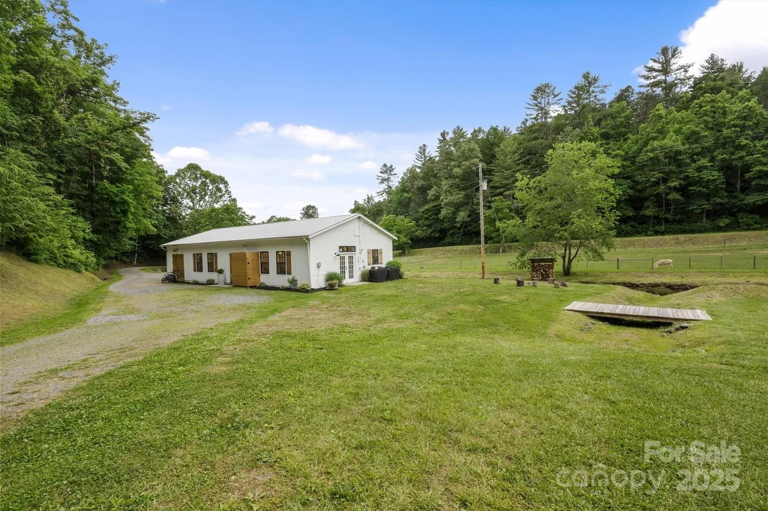 Photo of 942 Paint Fork Road