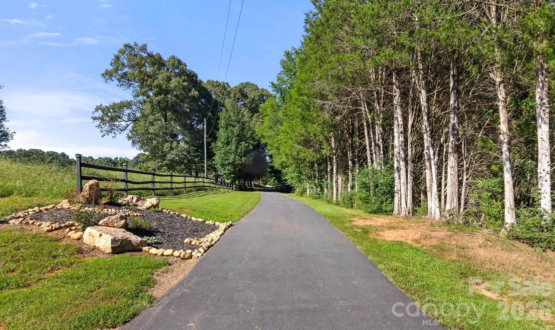 Photo of 613 Perry Road