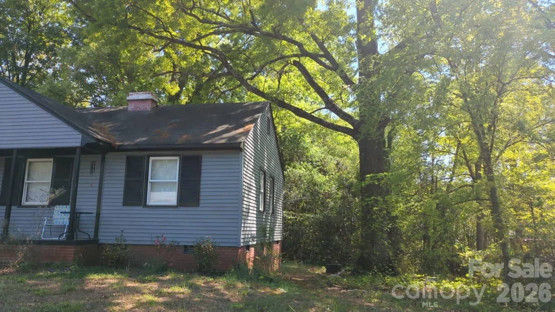 Photo of 2851 Burbank Drive