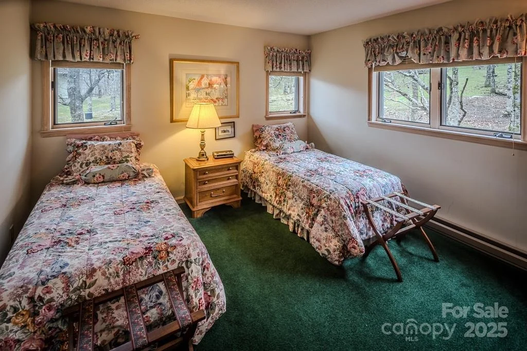 Photo of 130 Skiway Circle