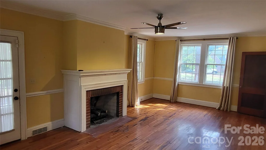 Photo of 504 Chesterfield Avenue