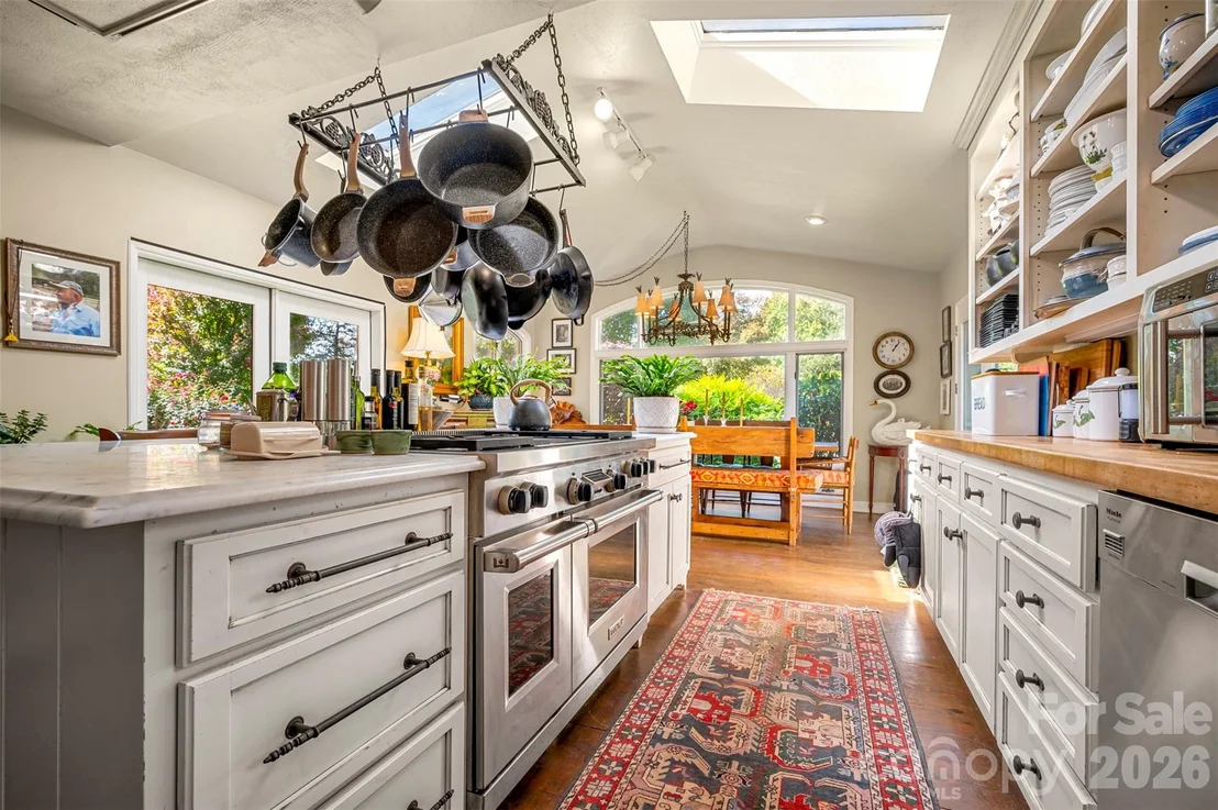 Photo of 936 Golden Road