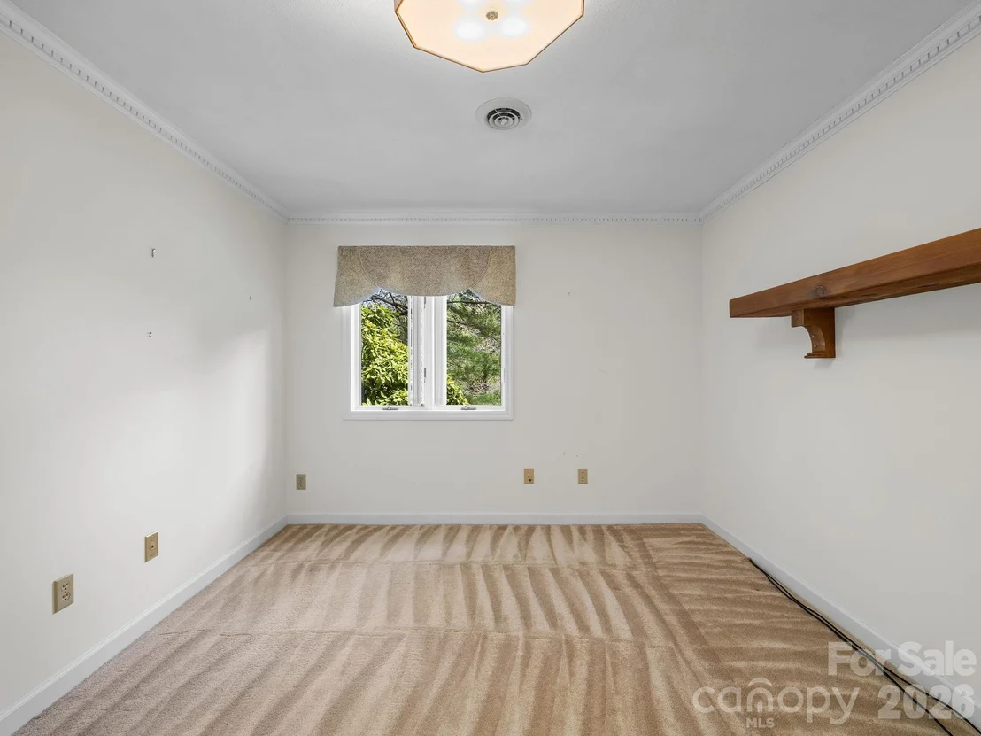 Photo of 140 Meadowlark Drive