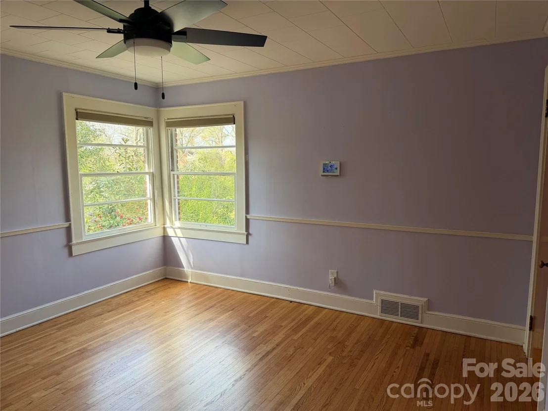 Photo of 1631 Maple Avenue
