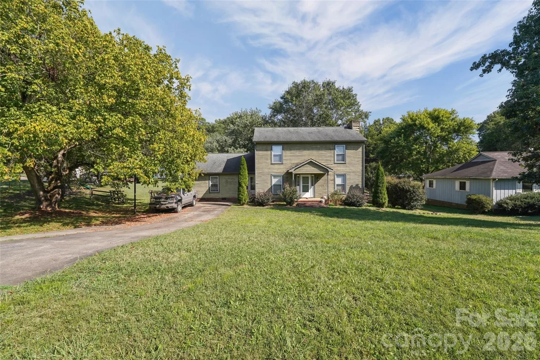 Photo of 204 Hughey Drive