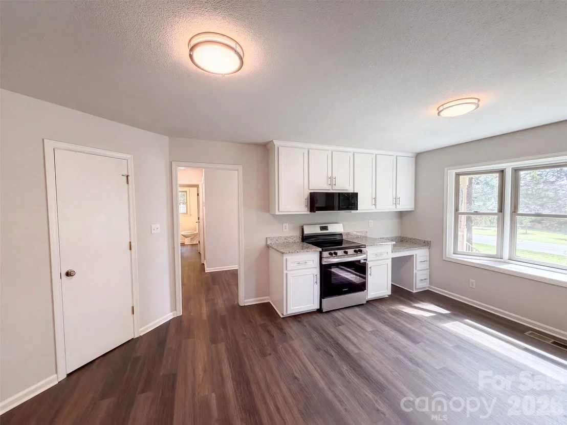 Photo of 121 Goodman Circle NE