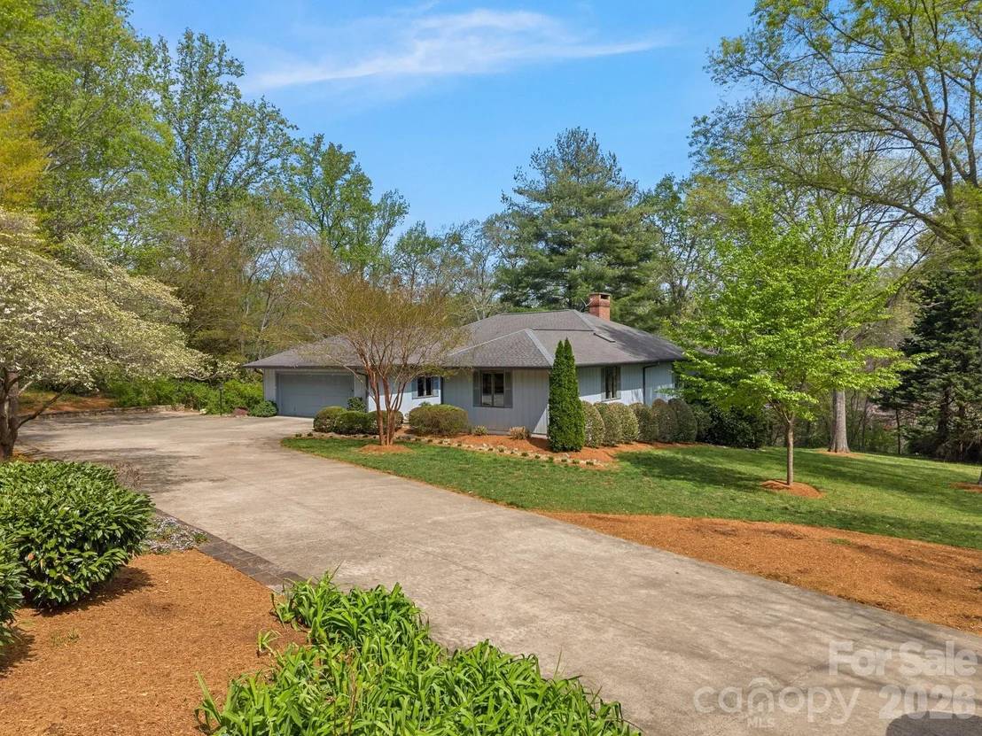 Photo of 140 Meadowlark Drive
