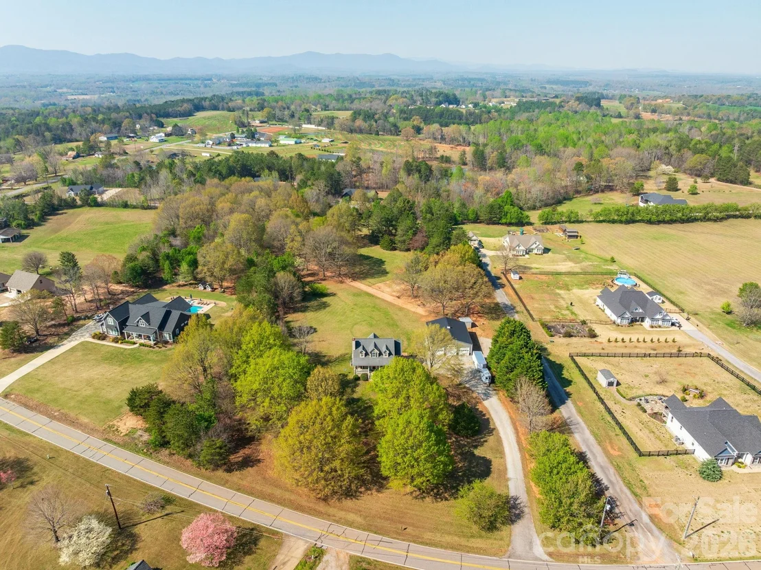 Photo of 1570 Roddy Road