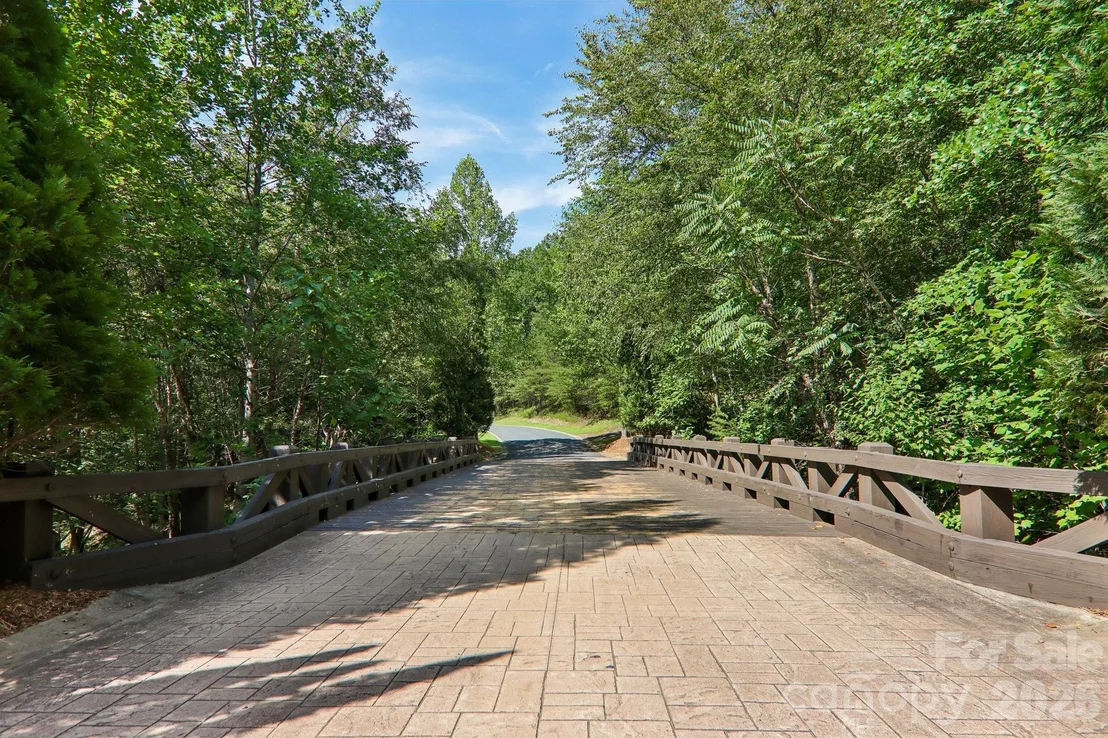 Photo of 35 Mountain Parkway