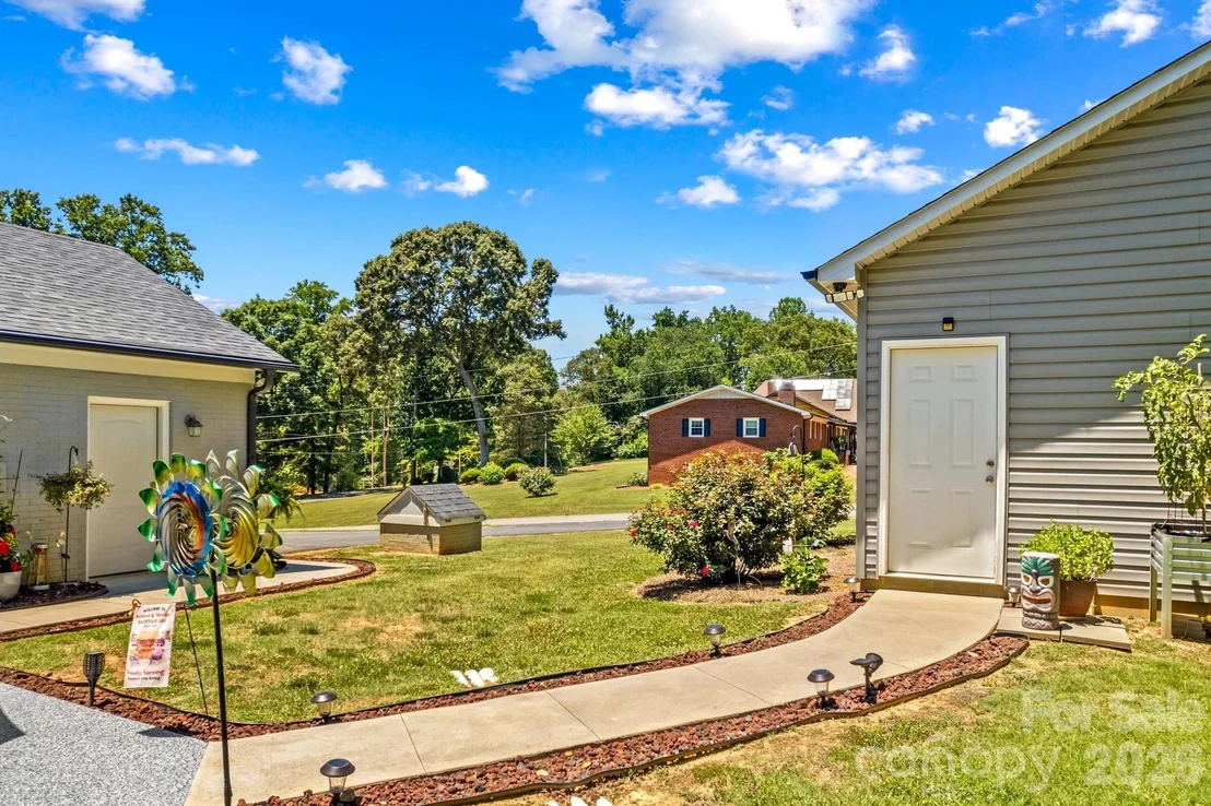 Photo of 465 Bonanza Drive