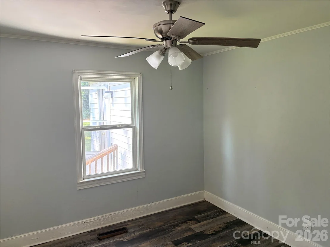 Photo of 711 Arthur Boulevard