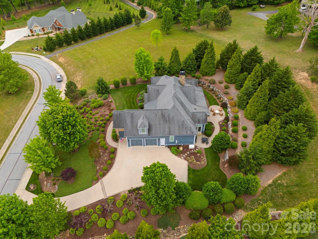 Photo of 390 Shipman Parkway