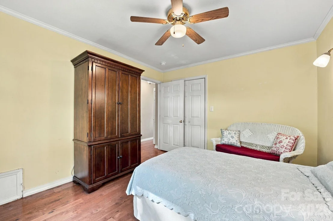Photo of 190 Camelot Drive