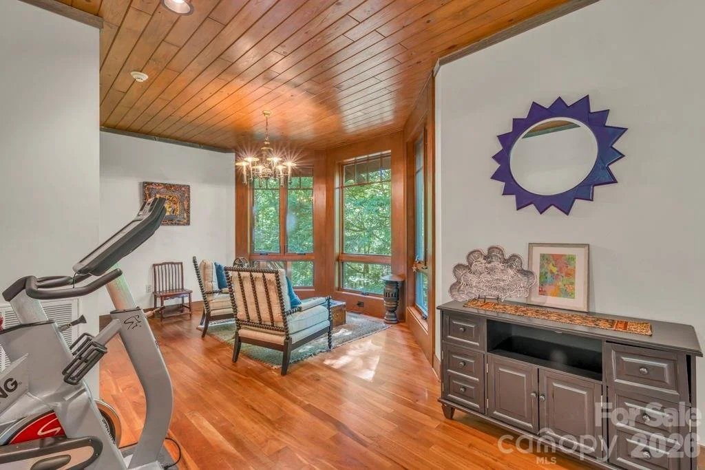 Photo of 355 Oakley Green None