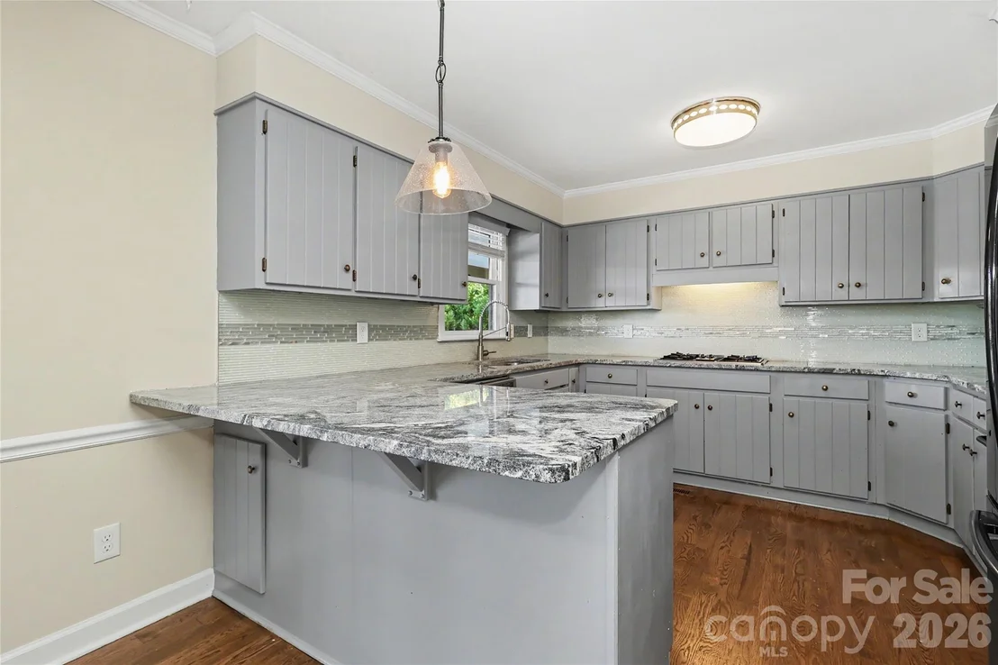 Photo of 3121 Lakeside Circle