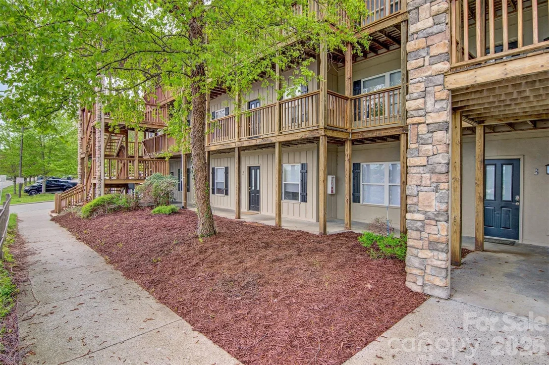 Photo of 800 Meadowview Drive